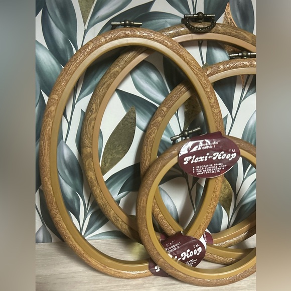 Michaels Flexi-Hoop Embroidery Hoops - Set of 4 - Picture 4 of 9